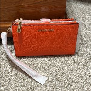 Michael Kors smartphone wallet